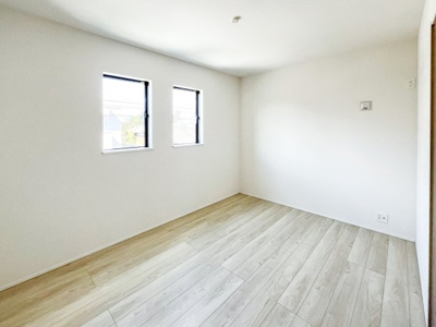 【洋室】 | 亀山市本町4丁目《1号棟》