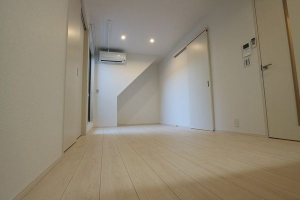 GRANDTIC平安通の居間・リビング