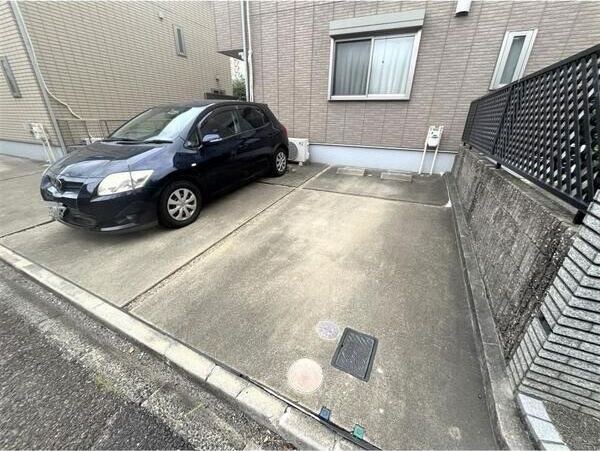 ガーデンパスAの駐車場
