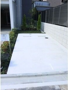 アクアエテルナ泉の駐車場