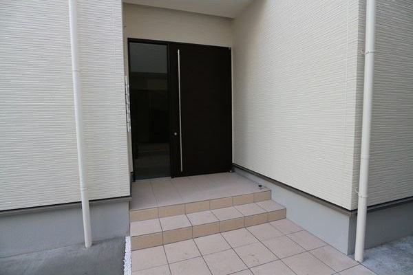 GRANDTIC内田橋のエントランス