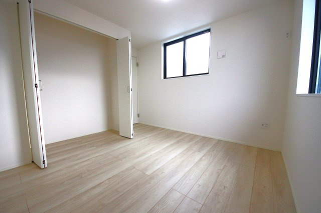 江戸川区南小岩2丁目　新築戸建て　全1棟の洋室