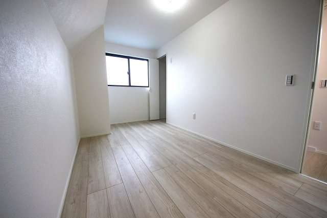 江戸川区南小岩2丁目　新築戸建て　全1棟の洋室