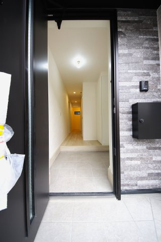 江戸川区南小岩2丁目　新築戸建て　全1棟の玄関
