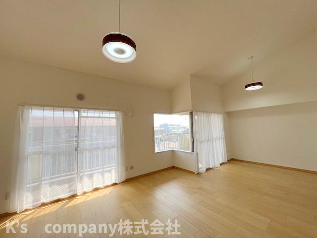 茅ヶ崎市円蔵1丁目　サニータウン茅ヶ崎の居間・リビング|日当たり良好・通風良好なリビング◇◇