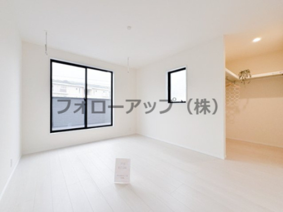 リーブルガーデン福岡市東区高美台2丁目の洋室|落ち着いた色調の洋室です