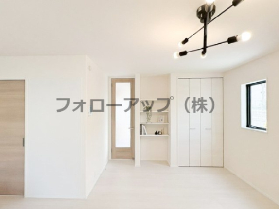 リーブルガーデン福岡市東区高美台2丁目の居間・リビング