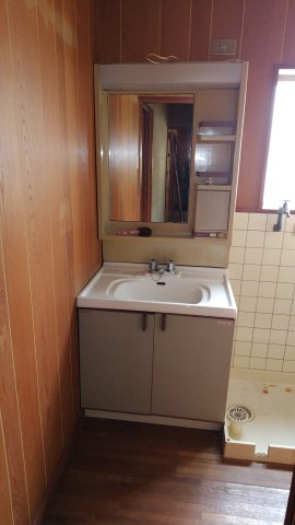 ６６６６９　岐阜市西改田住居付店舗の独立洗面台