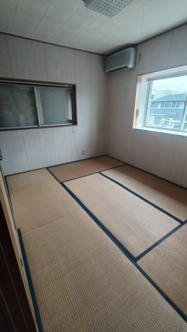 ６６６６９　岐阜市西改田住居付店舗の和室
