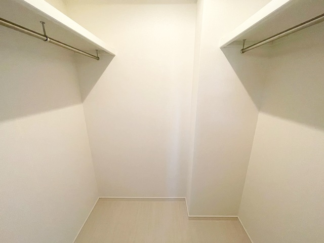 大和市深見西２丁目のアパートの収納