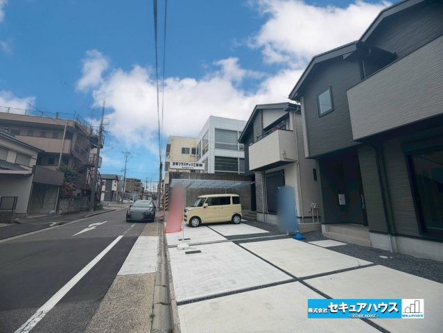 【今すぐご案内可能】名古屋市南区赤坪町　全5棟の前面道路含む現地写真|事前予約にて現地ご見学いただけます！お気軽にお問い合わせください♪
■株式会社　セキュアハウス■
住宅ローンに強く、知識、経験豊富なスタッフ在籍
お客様に寄り添い、ご成約後もサポート致します