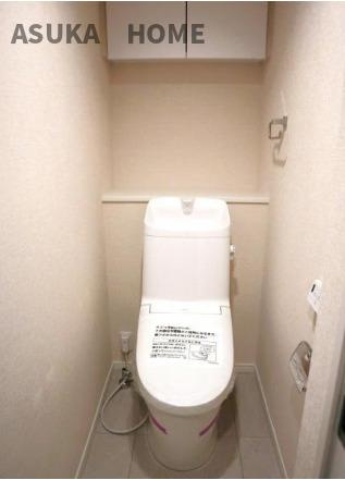 横浜小机西パークホームズ壱番館のトイレ|シャワートイレを標準装備。操作パネルで、洗浄機能や温度設定などもラクラク設定できます。