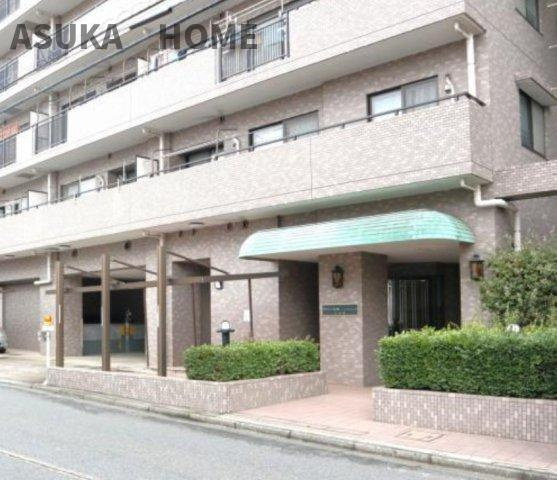 横浜小机西パークホームズ壱番館のエントランス|居住者の帰り、訪れる方を優しく迎えてくれるエントランスです。