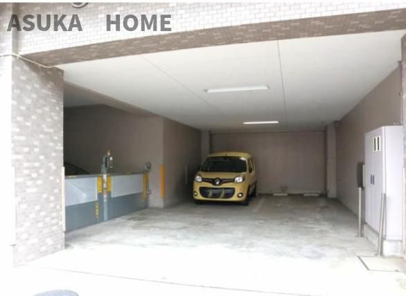 横浜小机西パークホームズ壱番館の駐車場|敷地内に設けられたスペースです。保管・防犯にも安心ですね。