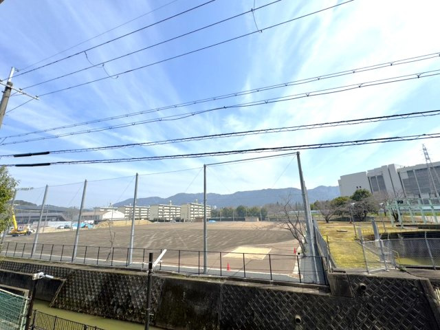 リビングゆったり約２０.５帖◆ペット飼育可◆地下鉄「六地蔵」駅徒歩１０分◆クレステージ桃山の展望|バルコニーからの眺望