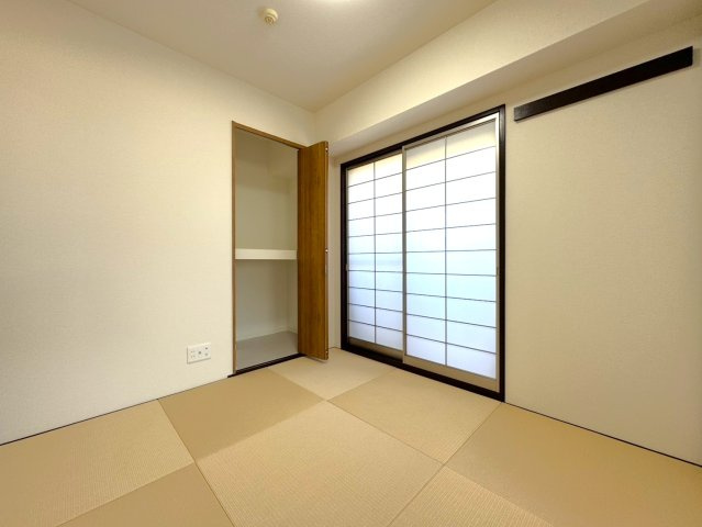 リビングゆったり約２０.５帖◆ペット飼育可◆地下鉄「六地蔵」駅徒歩１０分◆クレステージ桃山の和室|和室