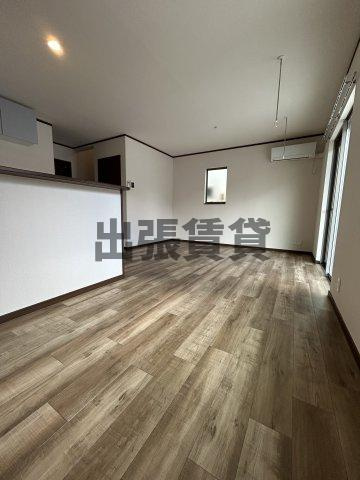 仲介手数料0円！！髙田様戸建賃貸住宅A棟の居間・リビング