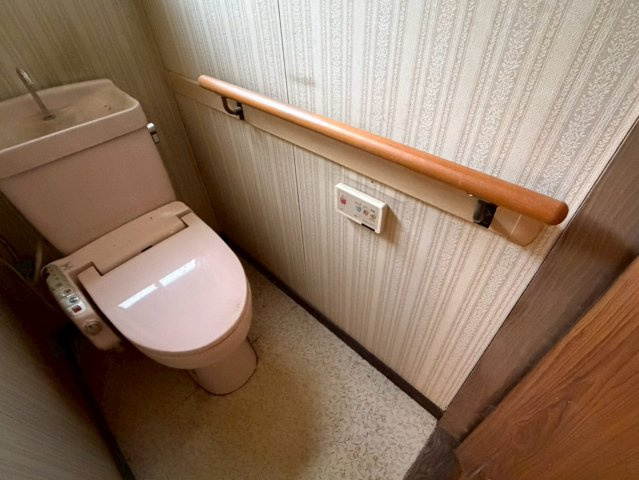 穏やかな時間が流れる落ち着きの住まい～裾野市桃園～のトイレ