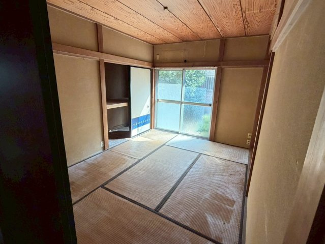 穏やかな時間が流れる落ち着きの住まい～裾野市桃園～の和室|押入れ収納付きで、畳の落ち着きが日本の暮らしを感じさせます。