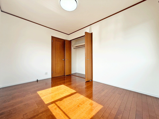 青葉区錦ケ丘六丁目の洋室