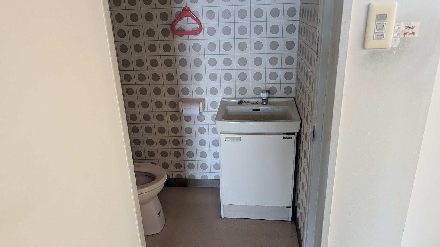 シミズビルC3室のトイレ