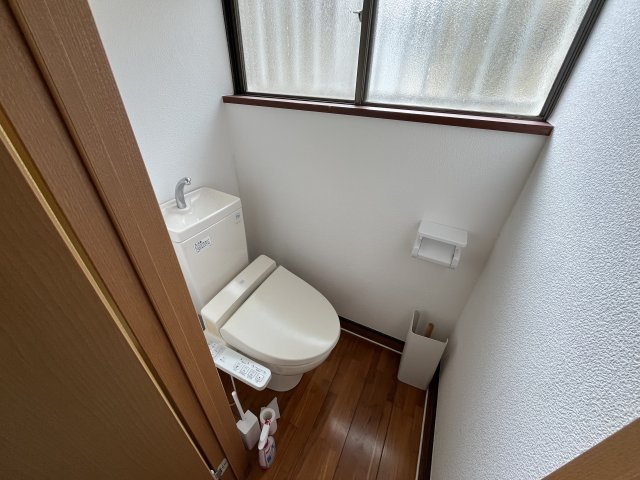 綺麗な水回りの大切に使われた美邸【静岡県伊東市宇佐美】のトイレ|トイレも清潔感がございます