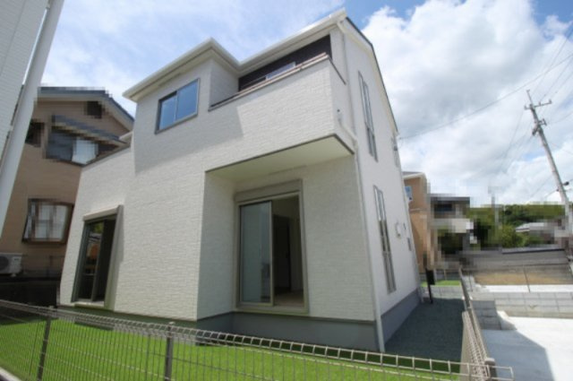 南国市緑ヶ丘3丁目　新築戸建　2号棟【太陽光発電システム】（全4区画）の外観