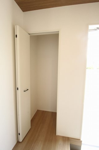 南国市緑ヶ丘3丁目　新築戸建　2号棟【太陽光発電システム】（全4区画）の収納|1Ｆ　ホール