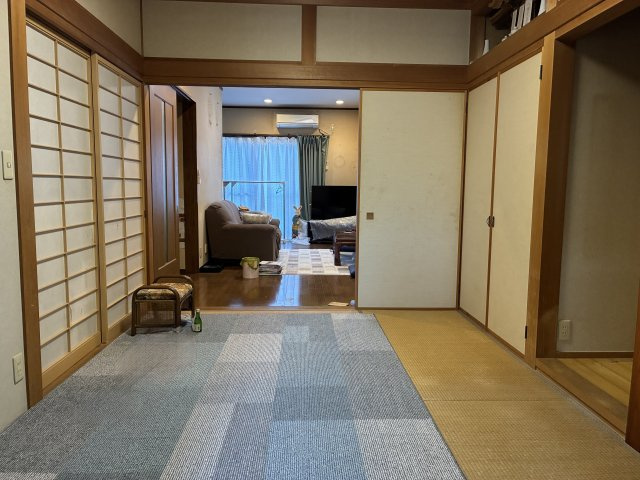 【オール電化】香南市夜須町手結　中古住宅の和室|続き間で広がる、開放感ある和室空間です