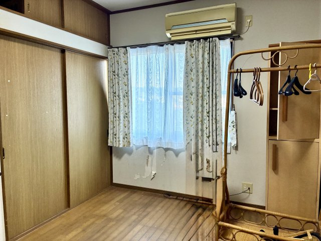 【オール電化】香南市夜須町手結　中古住宅の内装|明るい窓と収納で暮らしやすいシンプル空間です