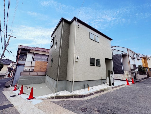 【前面道路含む現地写真】の画像