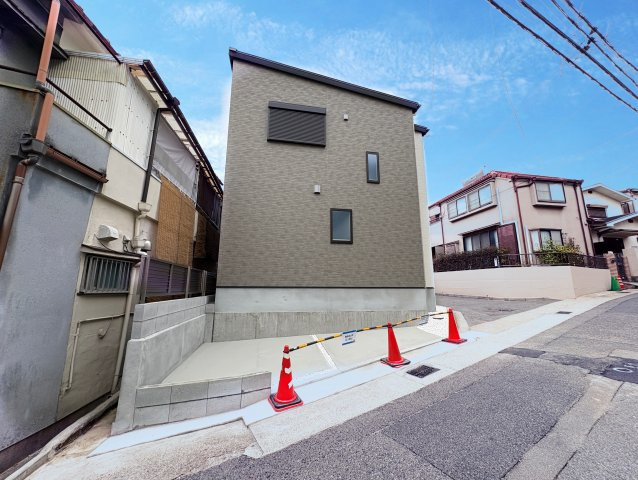 【前面道路含む現地写真】の画像