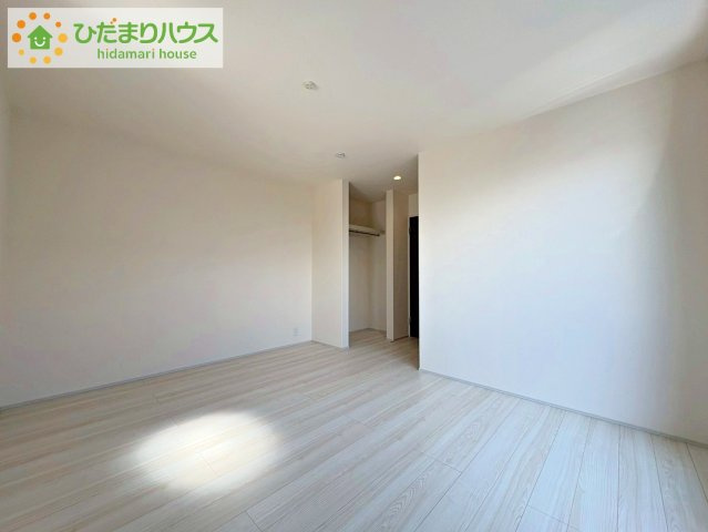 ひたちなか阿字ヶ浦町第4　新築戸建　1号棟の寝室|大きなベッドを置いても余裕の広さの主寝室♪♪