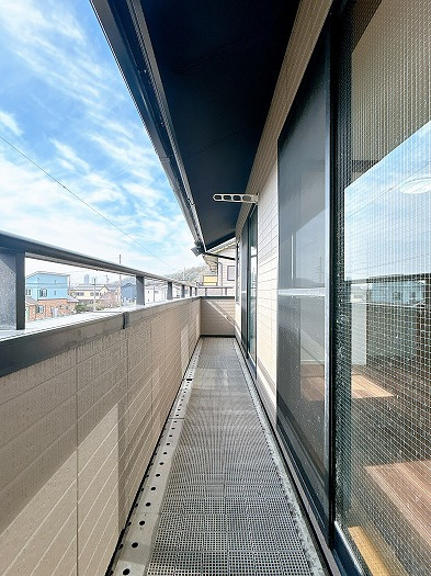 ５４９４７　岐阜市隆城町中古戸建てのバルコニー