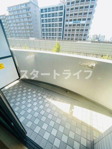大阪市淀川区東三国３丁目の賃貸マンションのバルコニー