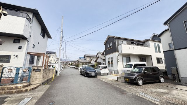 売中古戸建　沼津市東椎路の前面道路含む現地写真