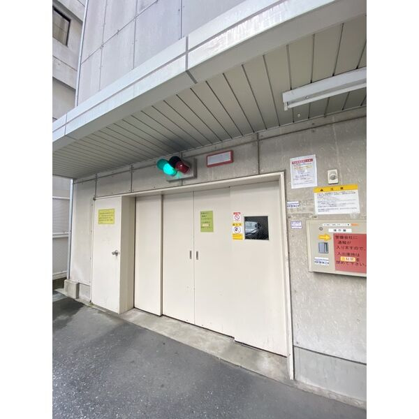 パークモダン新大阪（サムティ新大阪WEST）の駐車場
