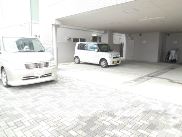 ミレニアムの駐車場