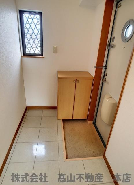 メゾン宗像の玄関