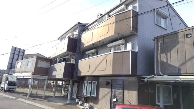 ６６４０８　瑞穂市穂積アパートの外観