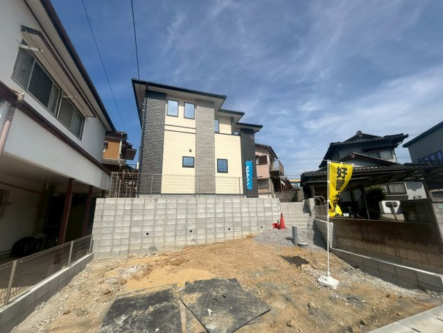 【前面道路含む現地写真】の画像