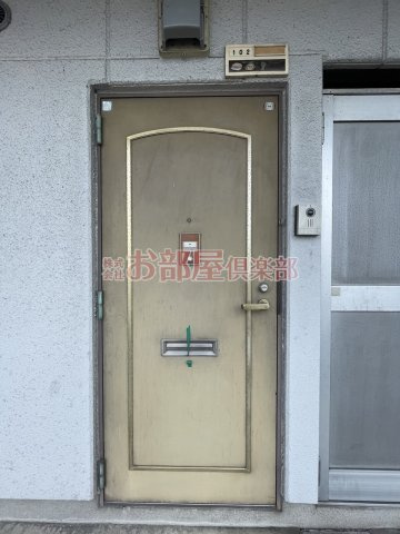 コーポラスKの玄関|明るい玄関です