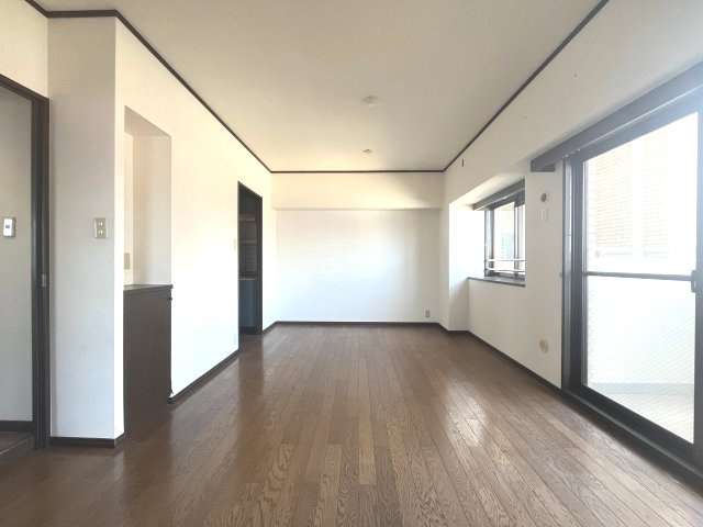 オリエントハイツ小戸 売りマンションの居間・リビング