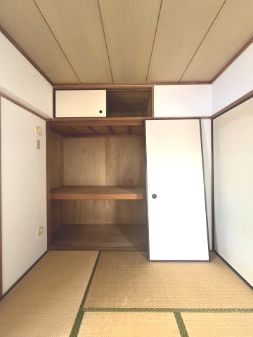 オリエントハイツ小戸 売りマンションの和室