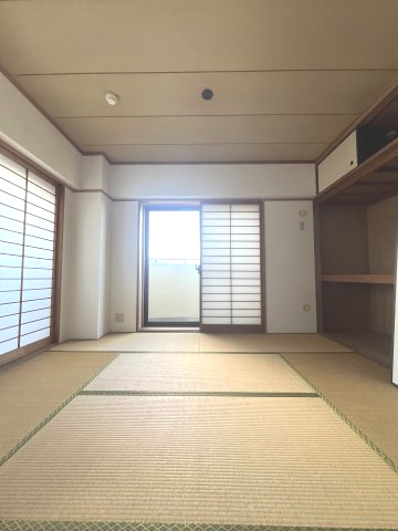 オリエントハイツ小戸 売りマンションの和室