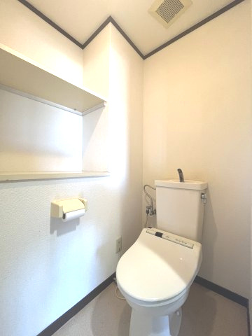 オリエントハイツ小戸 売りマンションのトイレ