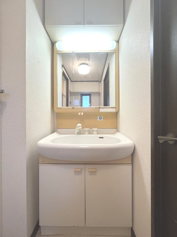 オリエントハイツ小戸 売りマンションの独立洗面台