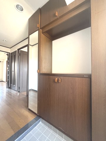 オリエントハイツ小戸 売りマンションの玄関
