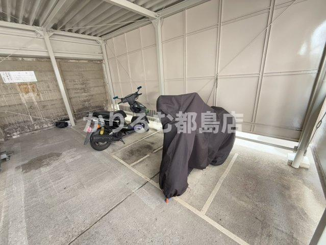 高倉第3コーポの駐車場