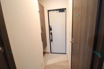 【玄関】 | アメニティ本千葉 | ※同物件・同タイプの写真です。